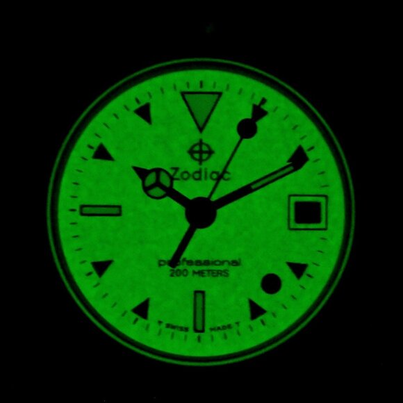Zodiac 28mm Ladies Professional Luminous Dial Red Dot Diver Watch - Picture 8 of 8